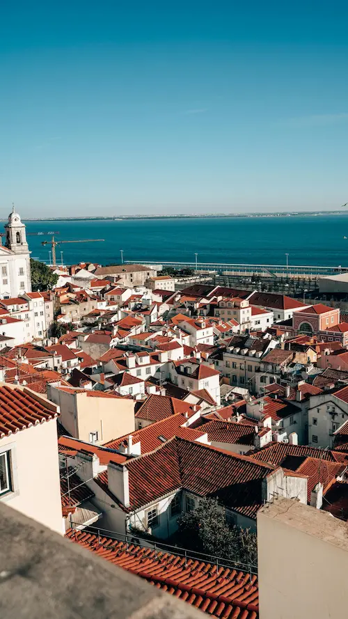 Falésias e praias selvagens na costa atlântica portuguesa